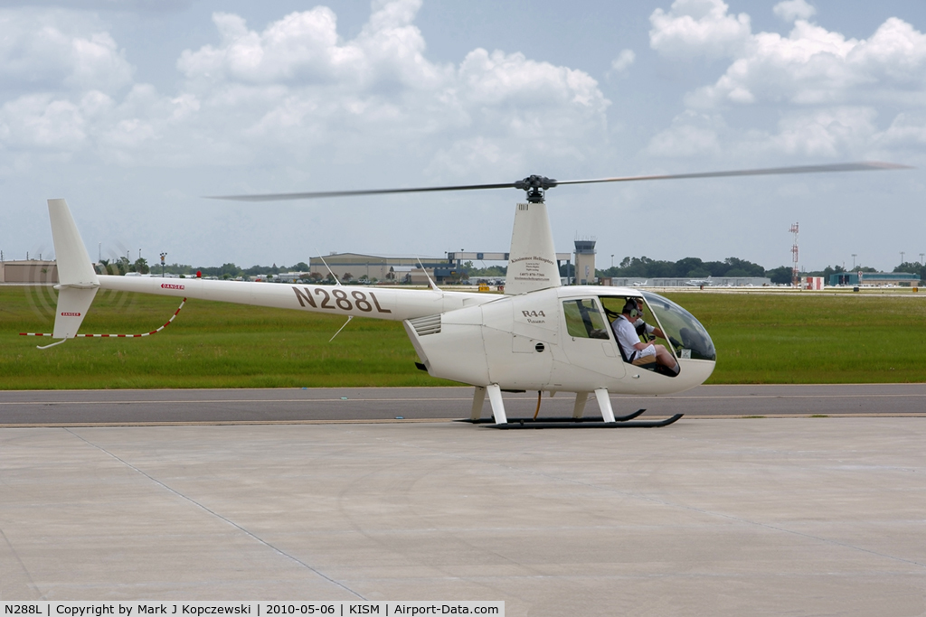 N288L, 2000 Robinson R44 C/N 0930, Taken with Sony A700 + Sigma AF 17-70mm F/2.8-4.5 DC Macro at Kissimmee Air Museum, Florida, USA.