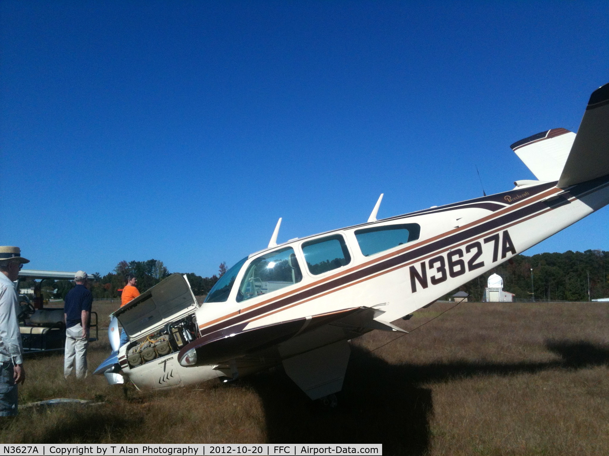 N3627A, 1969 Beech V35B Bonanza C/N D-9079, FFC landing accident