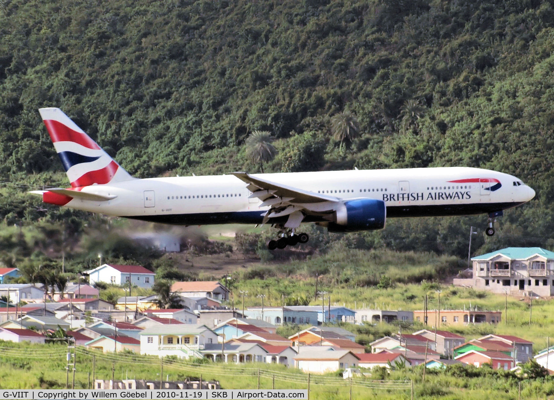 G-VIIT, 1999 Boeing 777-236 C/N 29962, Prepare for landing on St Kitts Airport
