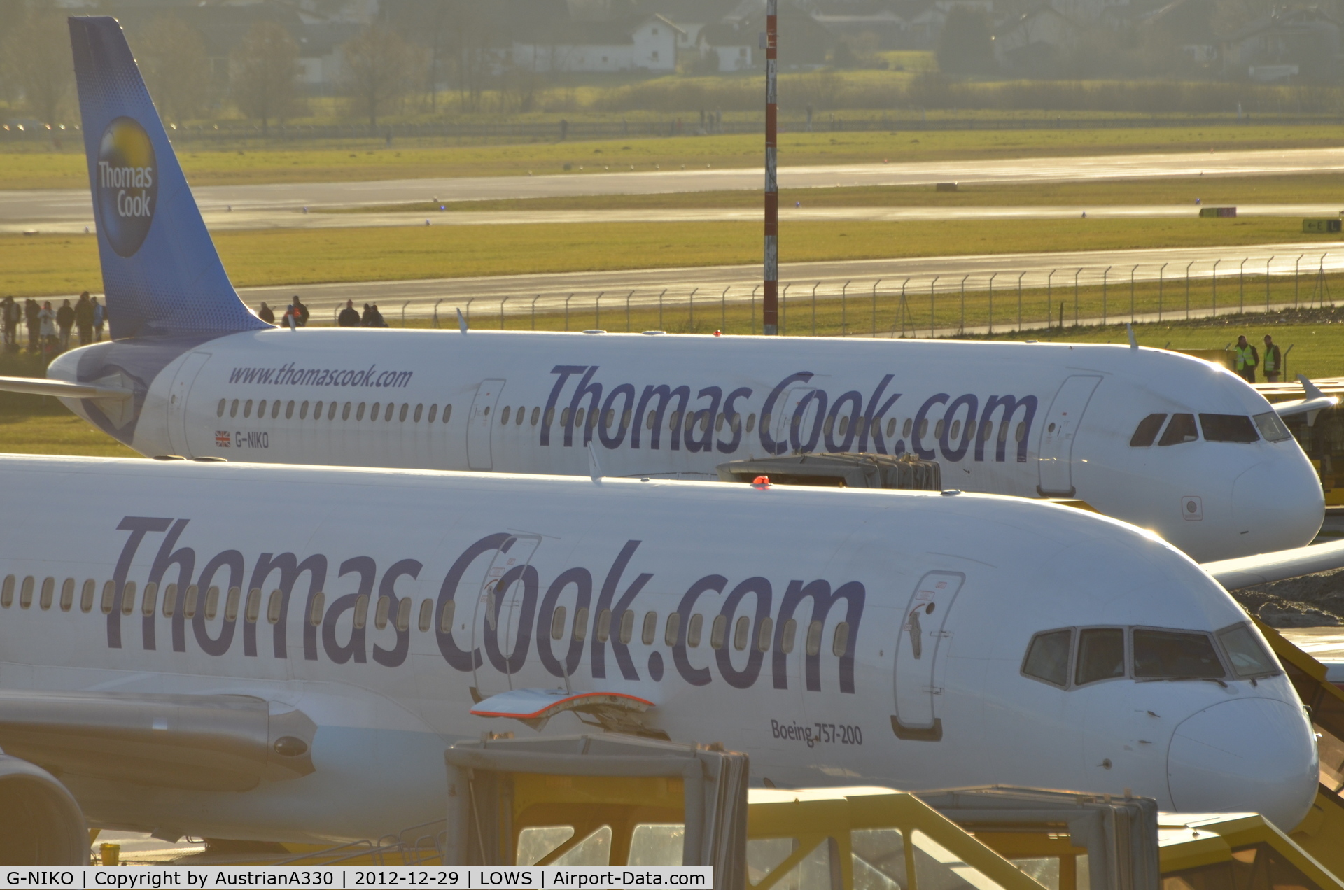 G-NIKO, 2000 Airbus A321-211 C/N 1250, Lots of Thomas Cook airplanes visited LOWSthat day...