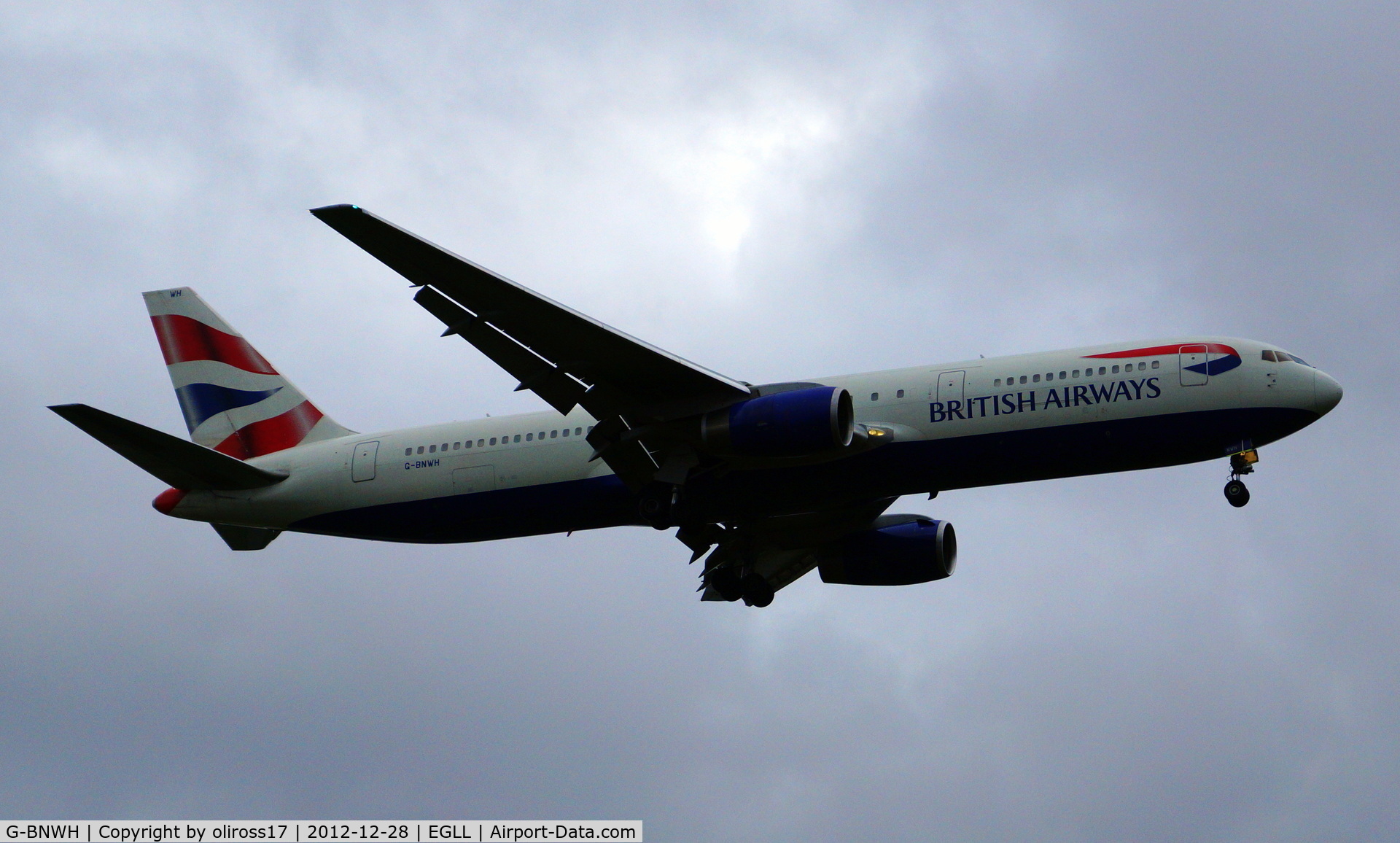 G-BNWH, 1990 Boeing 767-336 C/N 24340, British Airways Flight Preparing For Landing Outside Heathrow Airport - Runway 27L
