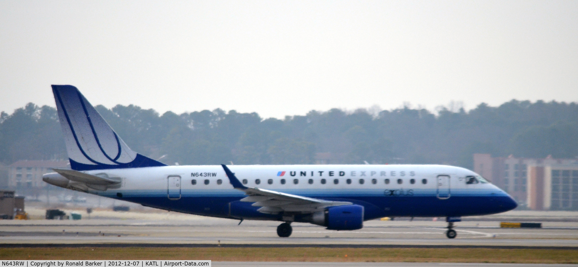 N643RW, 2005 Embraer 170SE (ERJ-170-100SE) C/N 17000060, Taxi Atlanta