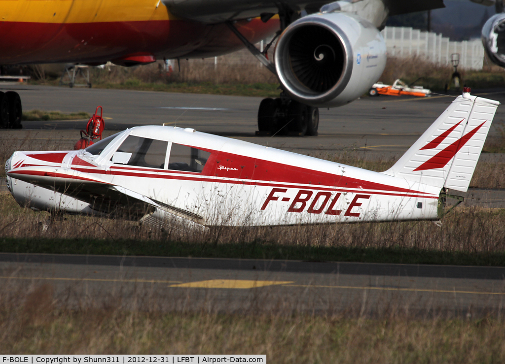 F-BOLE, Piper PA-28-140 Cherokee C/N 28-22847, Very uncertain future for this smallest aircraft... Maybe the first light aircraft who will be scrapped here...