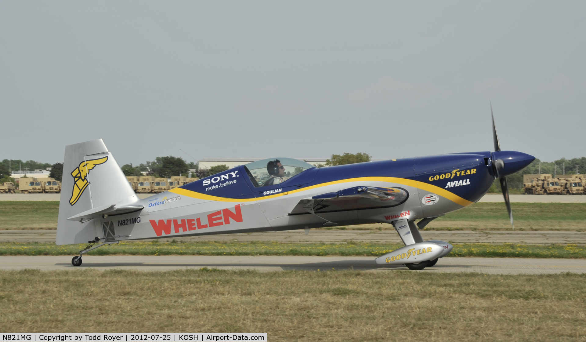 N821MG, 2006 Extra EA-300S C/N 1035, Airventure 2012