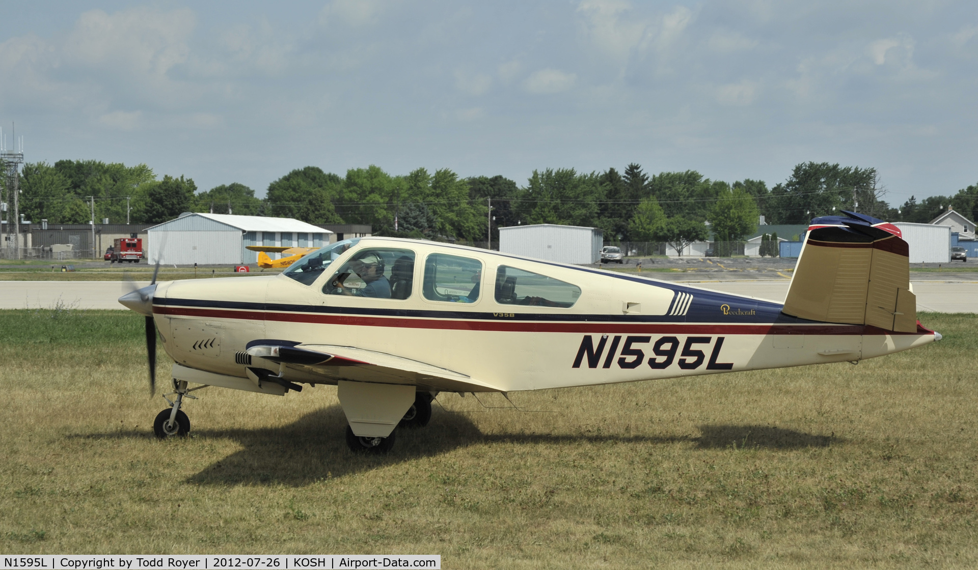 N1595L, 1976 Beech V35B Bonanza C/N D-9869, Airventure 2012
