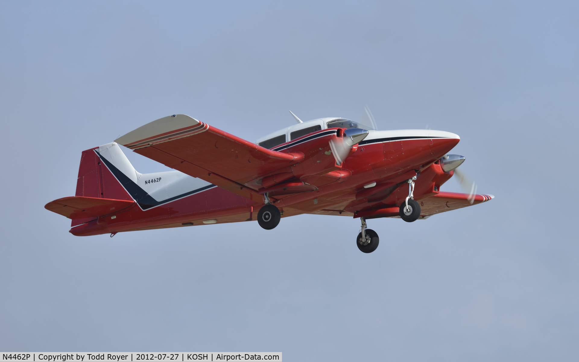 N4462P, 1962 Piper PA-23-160 Apache C/N 23-1983, Airventure 2012