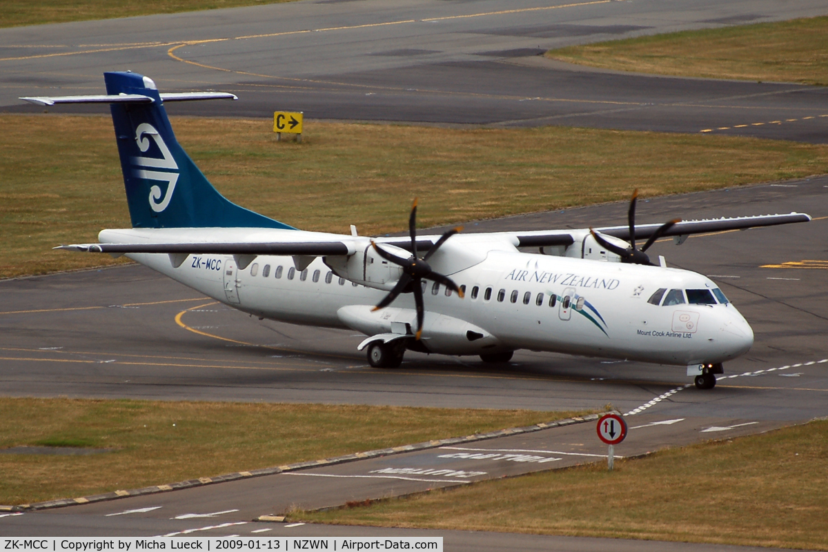 ZK-MCC, 2004 ATR 72-212A C/N 714, At Wellington