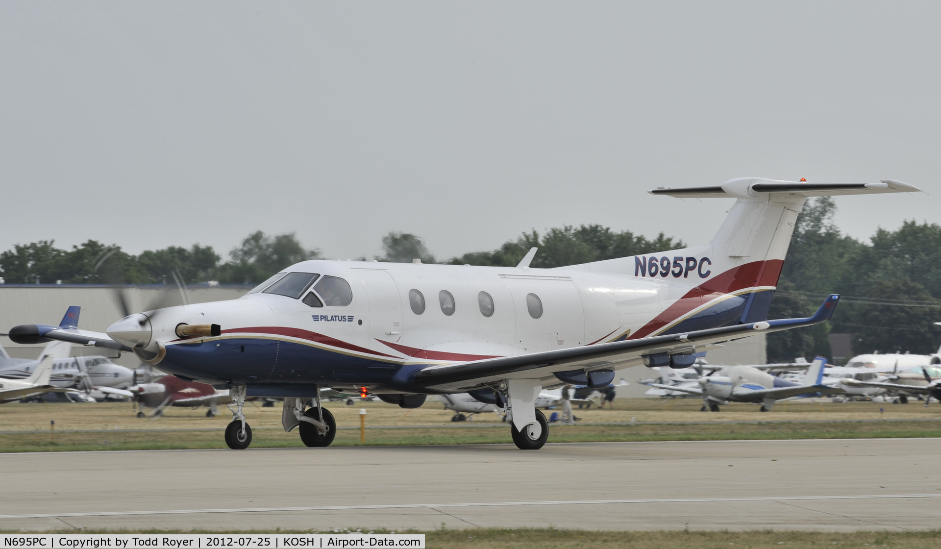 N695PC, 1999 Pilatus PC-12/45 C/N 305, Airventure 2012