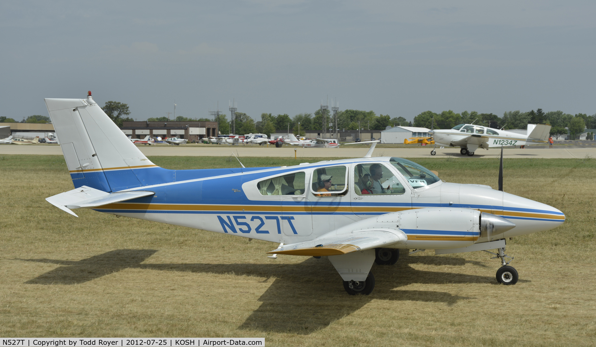 N527T, 1964 Beech 95-B55 (T42A) Baron C/N TC-576, Airventure 2012