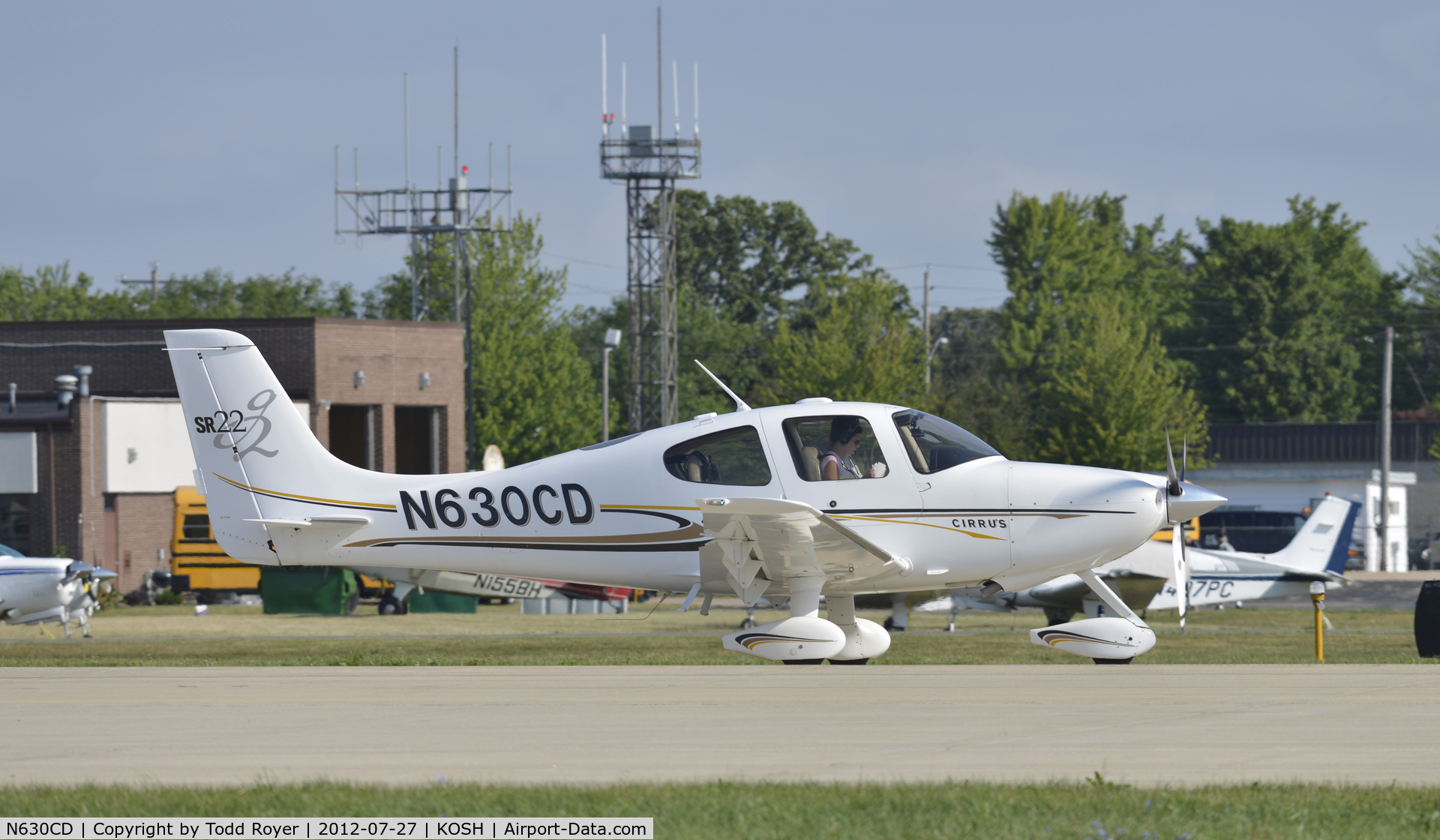 N630CD, 2004 Cirrus SR22 C/N 0962, Airventure 2012
