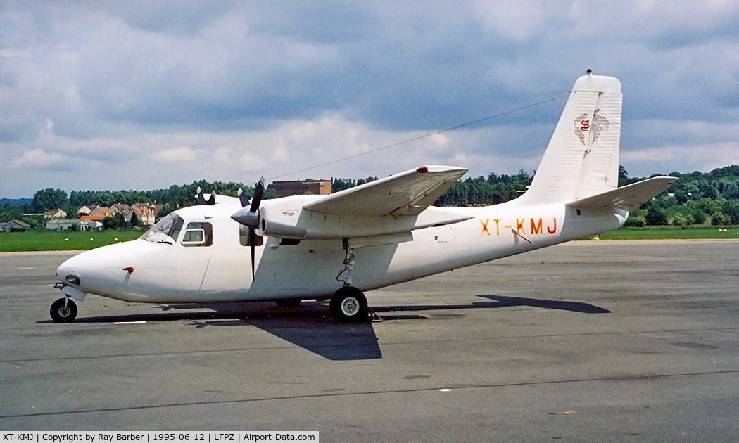 XT-KMJ, Aero Commander 500B Commander C/N 1109-64, Aero Commander 500B [1109-64] St. Cyr-L Ecole~F 12/06/1995