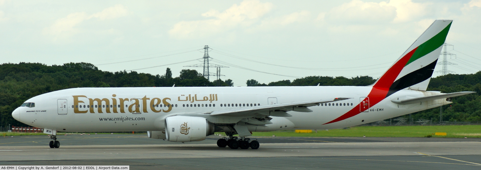 A6-EMH, 1997 Boeing 777-21H/ER C/N 27251, Emirates, seen here turning onto RWY 23L at Düsseldorf Int´l (EDDL)