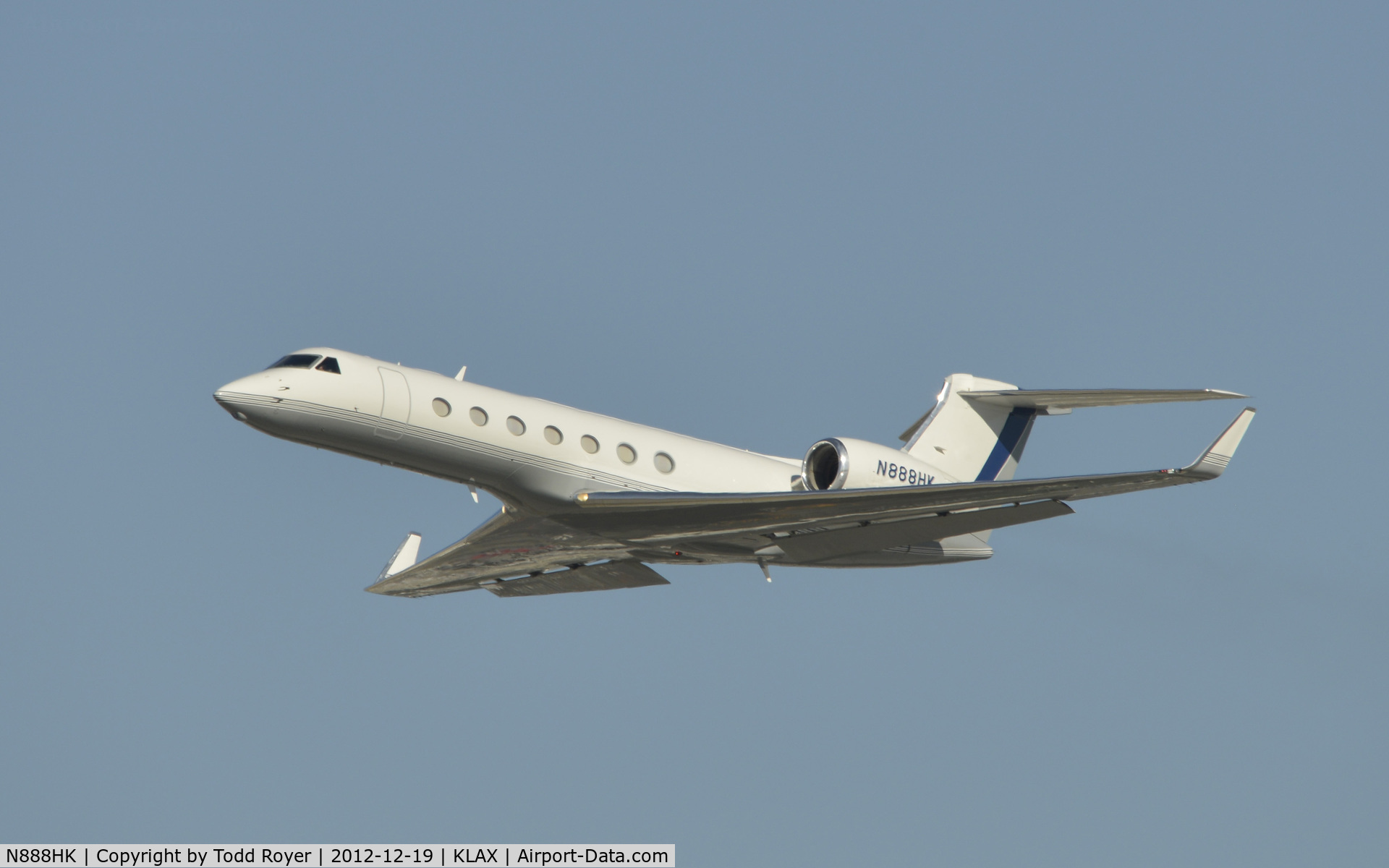 N888HK, 2008 Gulfstream Aerospace GV-SP (G550) C/N 5213, Departing LAX