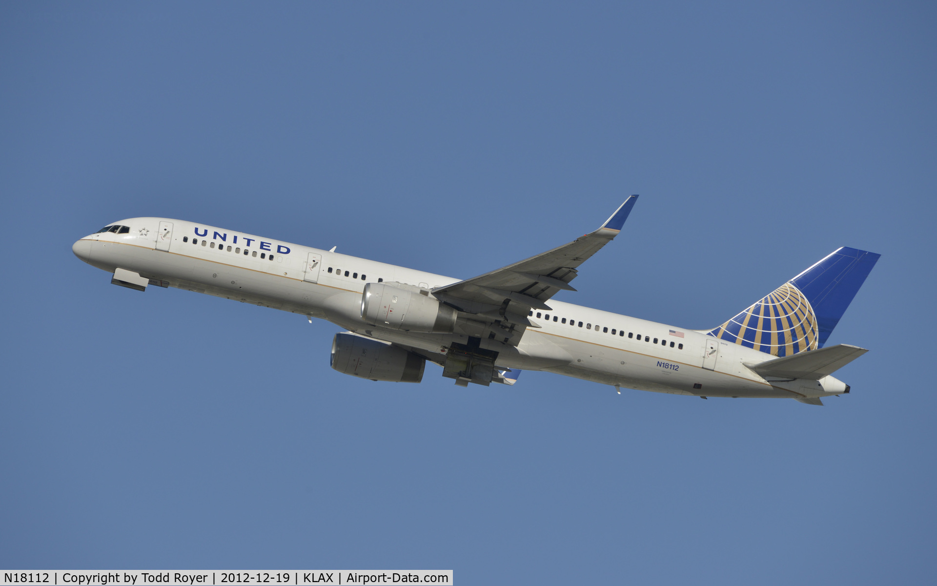 N18112, 1995 Boeing 757-224 C/N 27302, Departing LAX