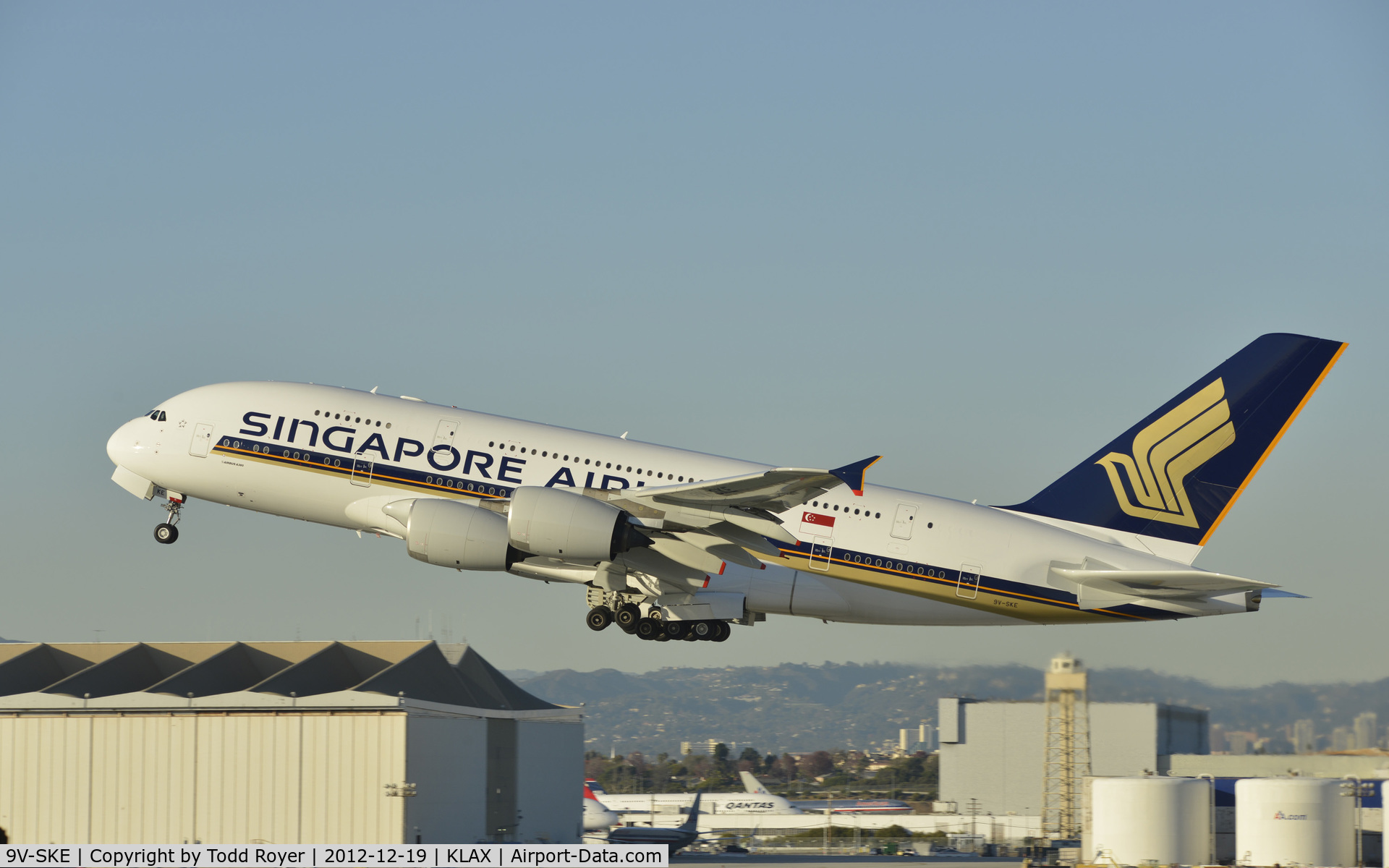9V-SKE, 2007 Airbus A380-841 C/N 010, Departing LAX