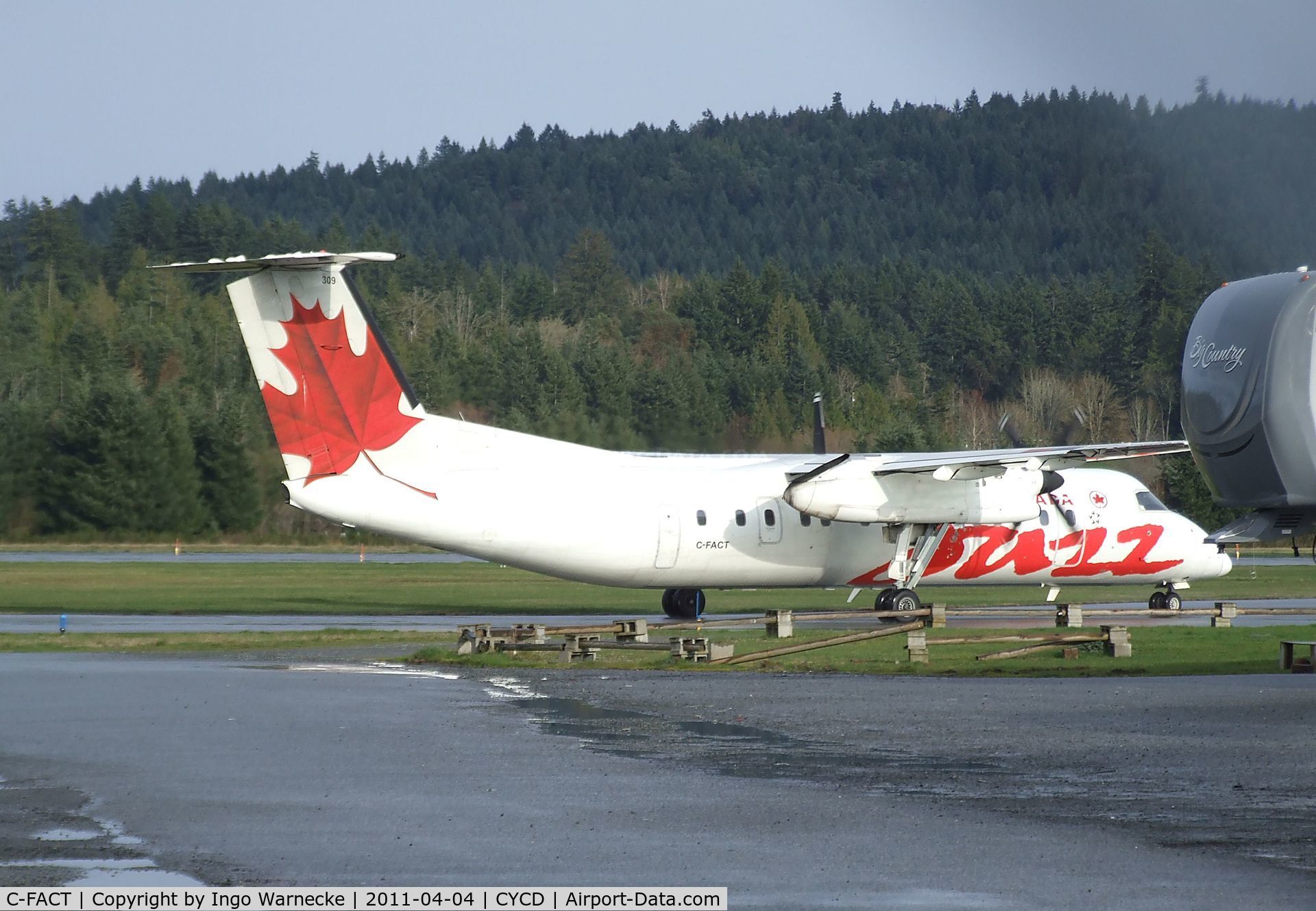 C-FACT, 1991 De Havilland Canada DHC-8-311 Dash 8 C/N 262, De Havilland Canada DHC-8-311 (Dash 8) of Buzz at Nanaimo Airport, Cassidy BC