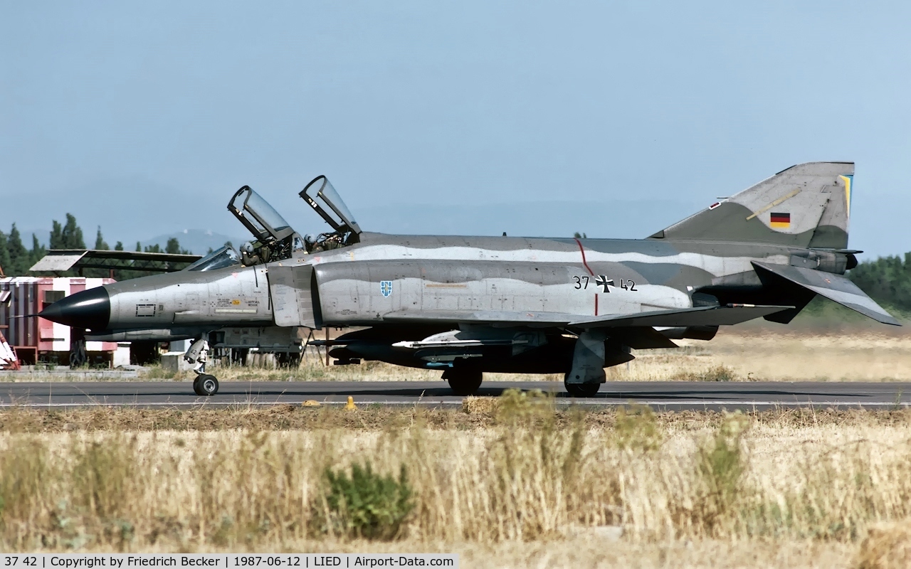 37 42, 1972 McDonnell Douglas F-4F Phantom II C/N 4452, taxying to the active