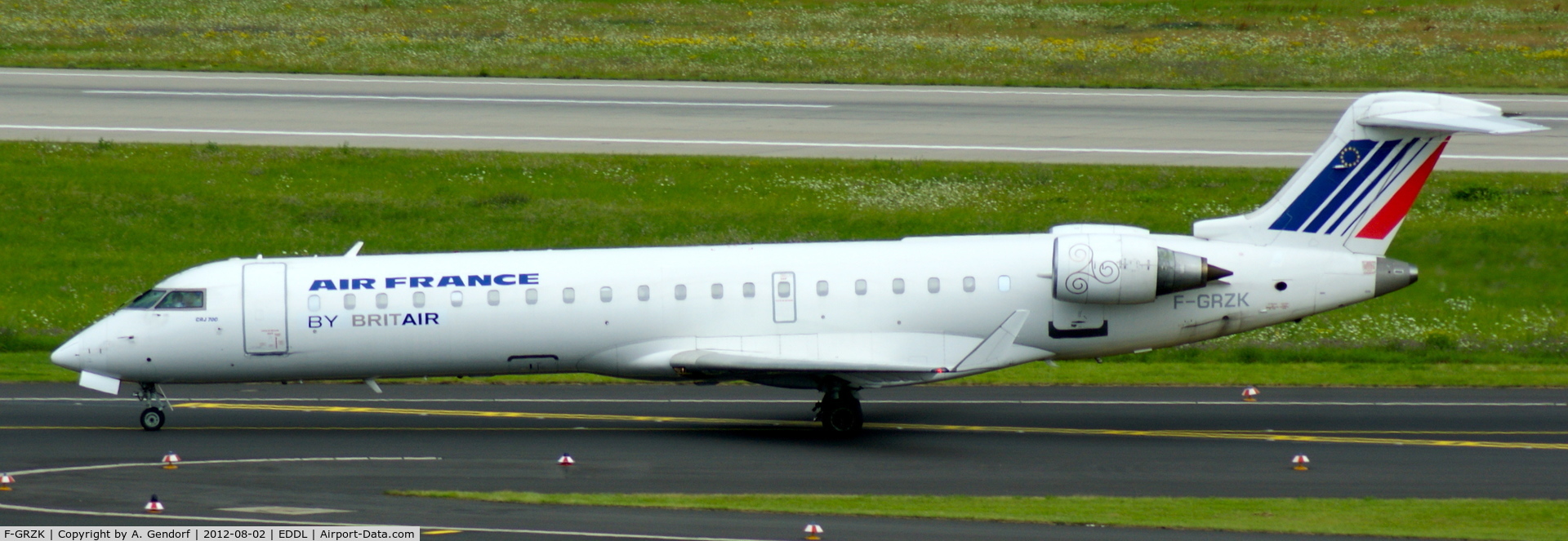 F-GRZK, 2005 Canadair CRJ-702 (CL-600-2C10) Regional Jet C/N 10198, Brit Air (Air France cs.), is seen here taxiing after landing at Düsseldorf Int´l (EDDL)