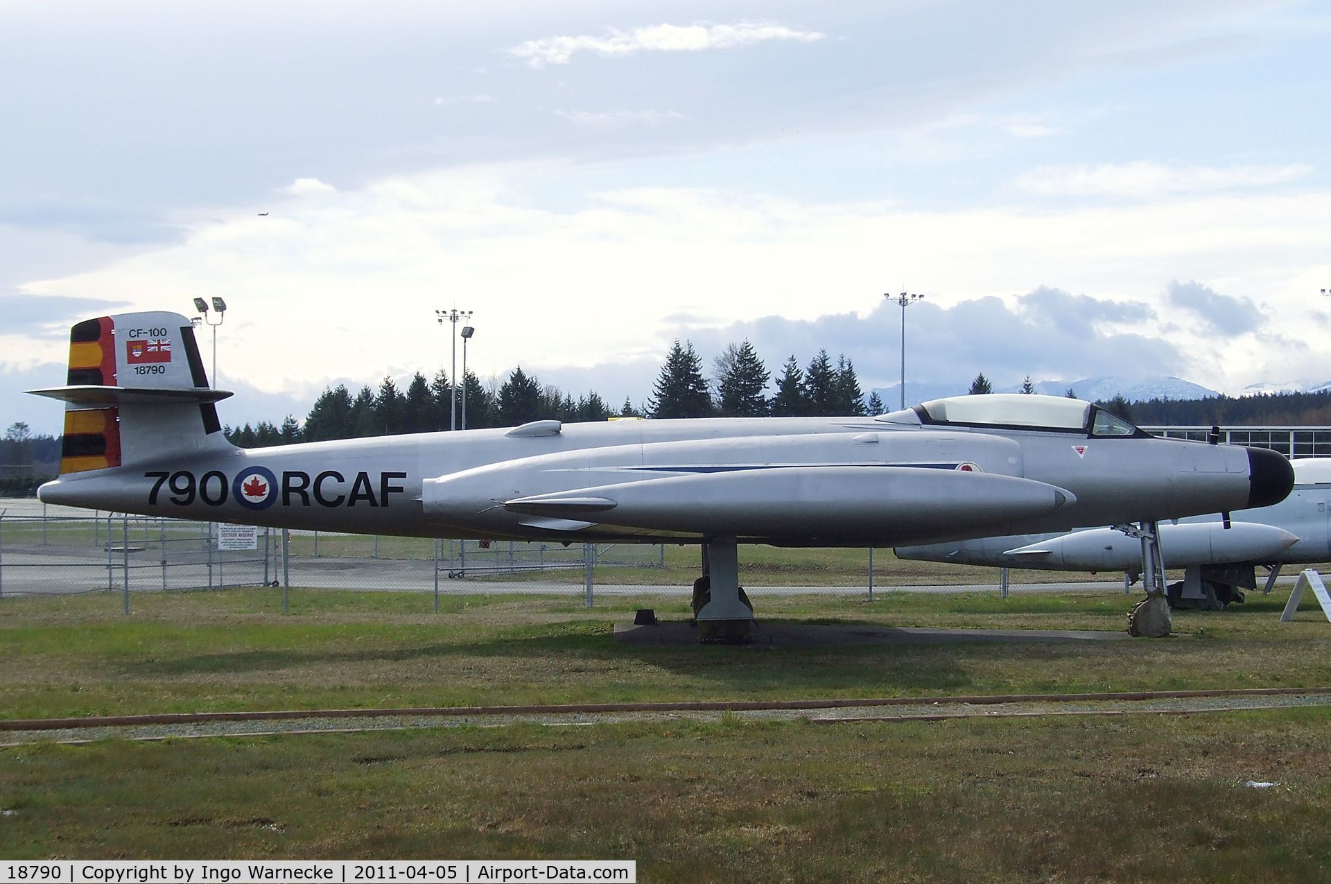 18790, Avro Canada CF-100 Mk.5 Canuck C/N 690, Avro Canada CF-100 Mk.5 Canuck at Comox Air Force Museum, CFB Comox