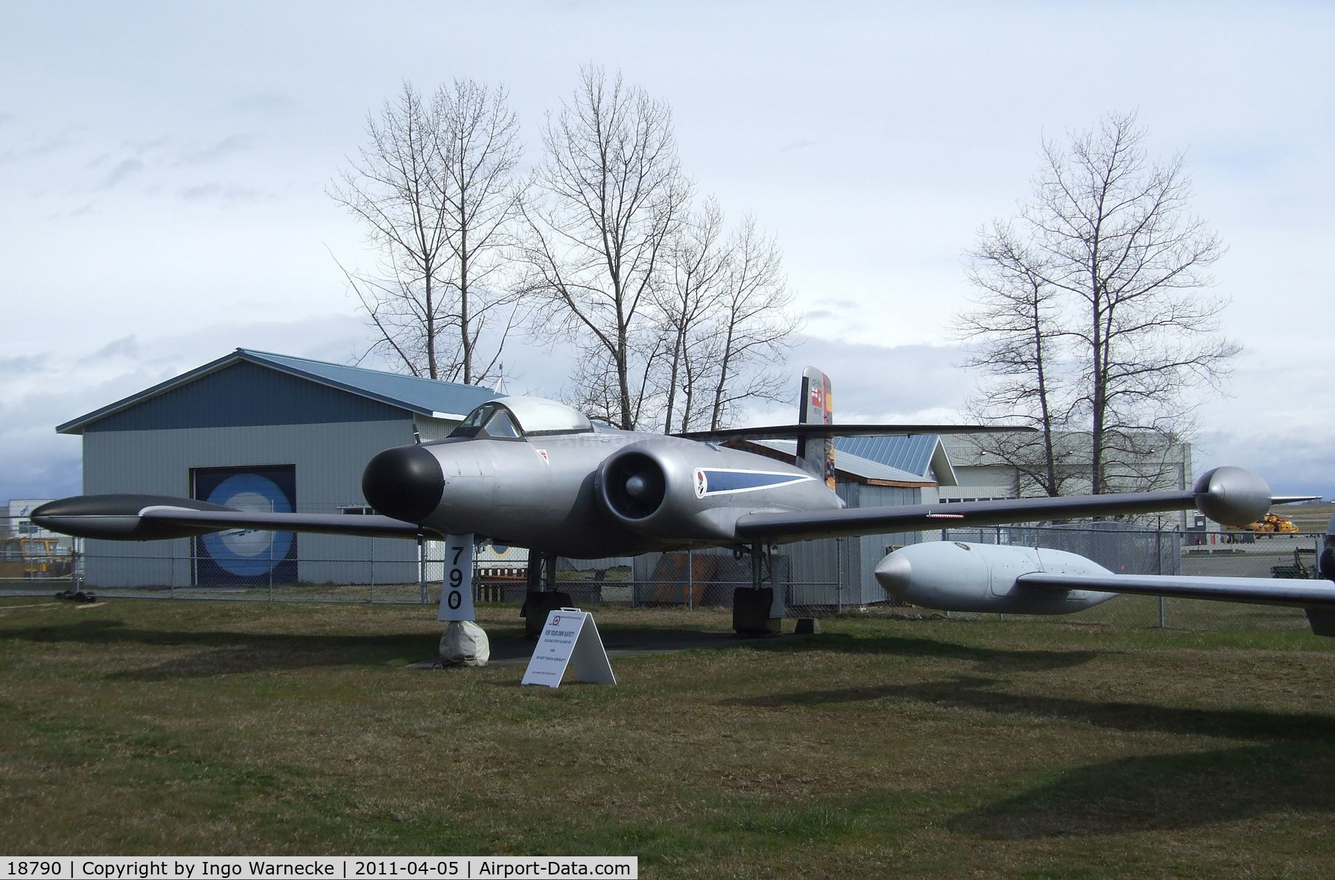 18790, Avro Canada CF-100 Mk.5 Canuck C/N 690, Avro Canada CF-100 Mk.5 Canuck at Comox Air Force Museum, CFB Comox