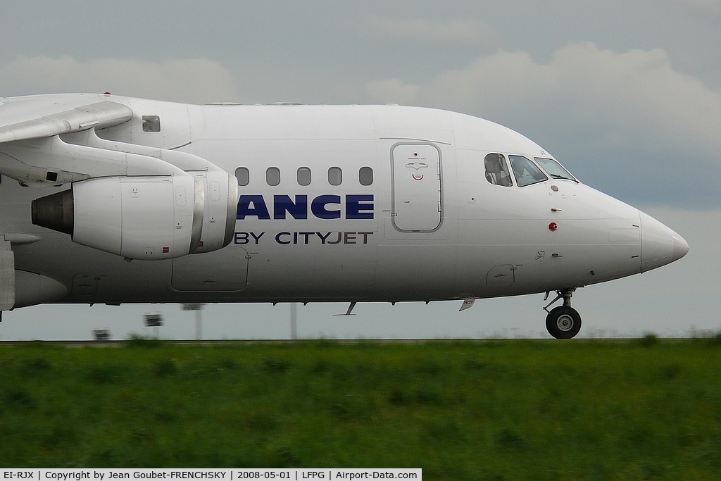 EI-RJX, 2000 BAe Systems Avro 146-RJ85A C/N E.2372, CITYJET landing from London City Airport