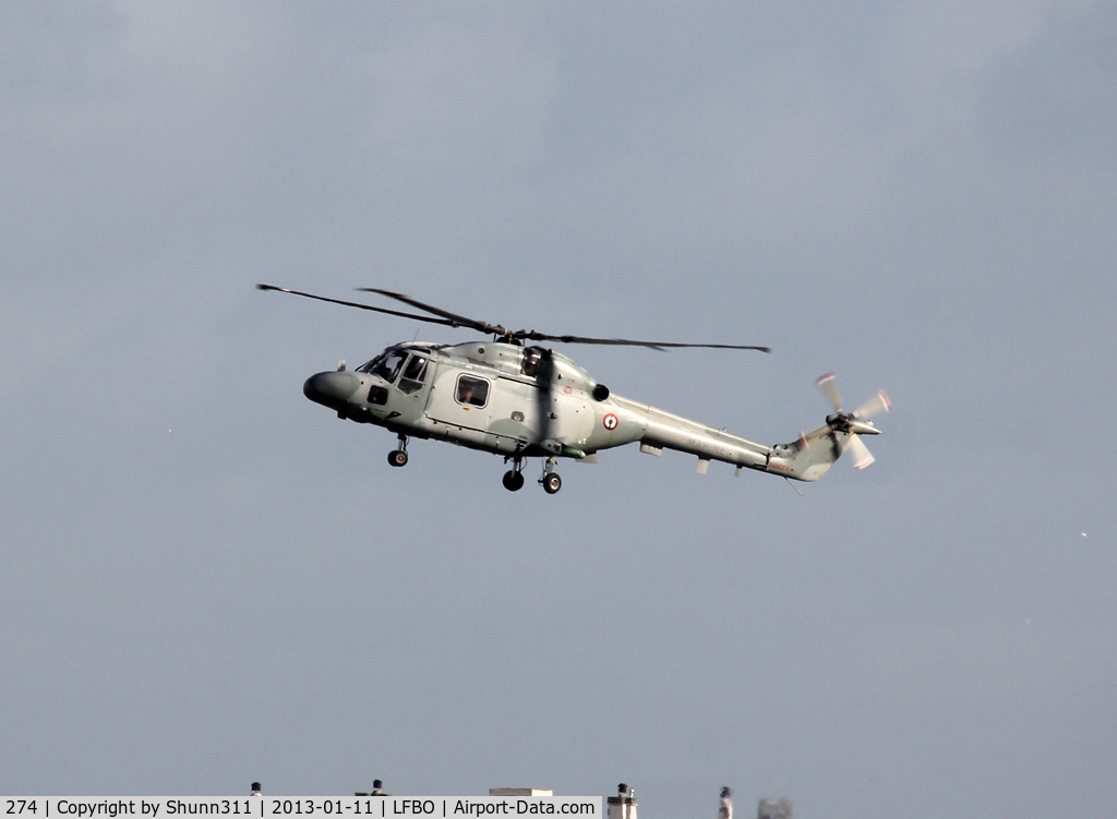 274, Westland Lynx HAS.2(FN) C/N 068, Landing 'Fato 32' for refuelling...