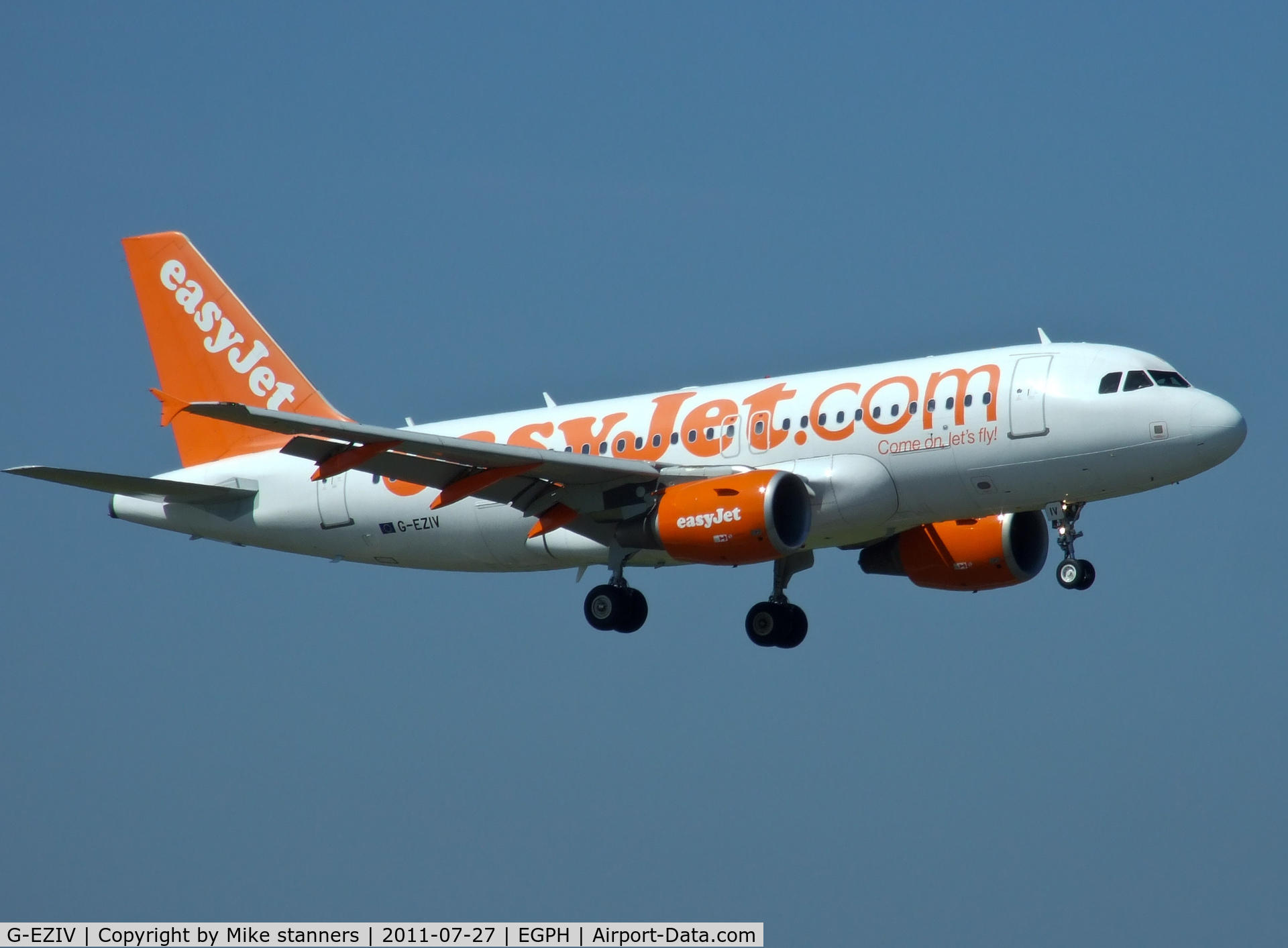 G-EZIV, 2005 Airbus A319-111 C/N 2565, 