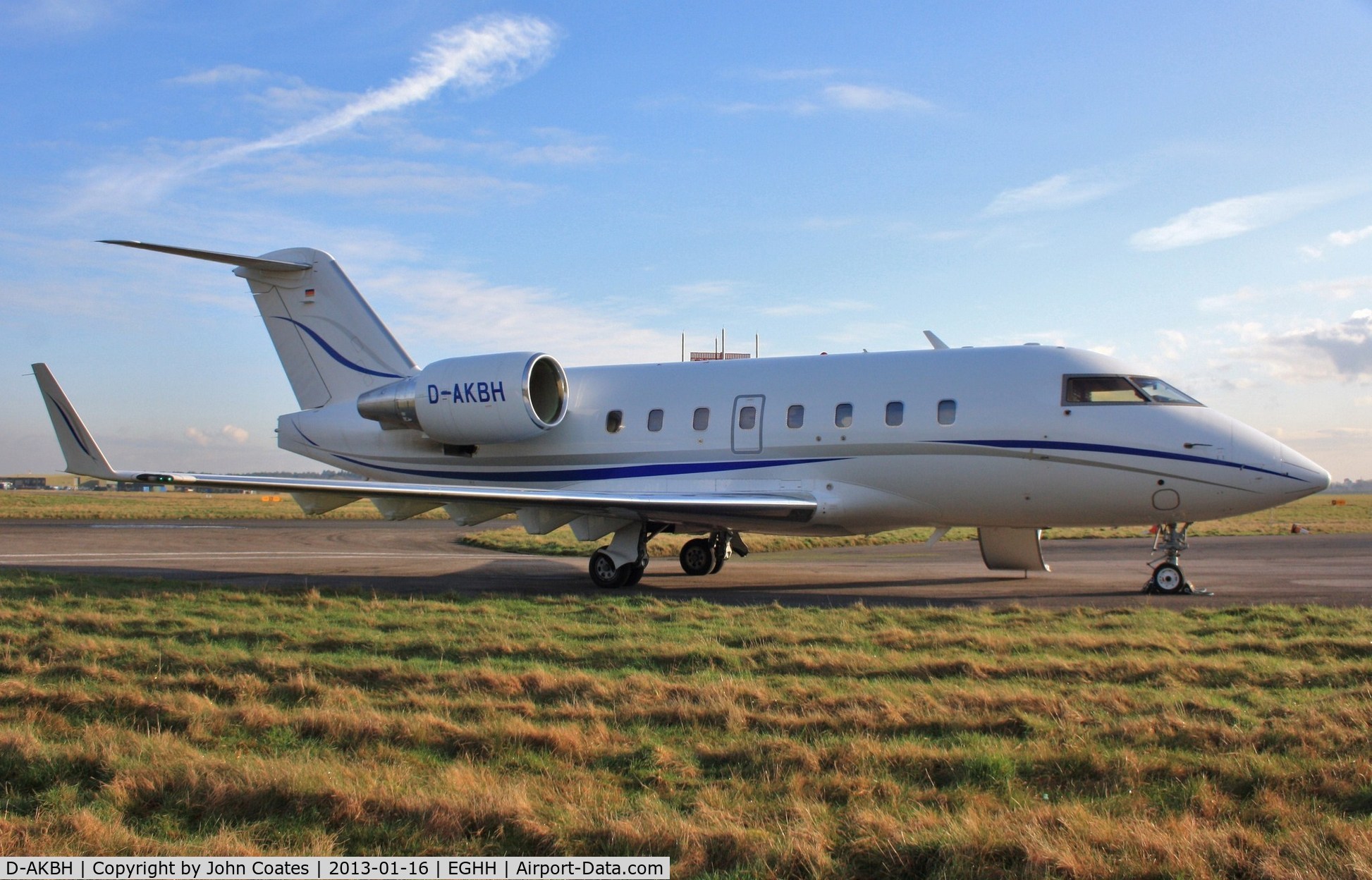D-AKBH, 2000 Bombardier Challenger 604 (CL-600-2B16) C/N 5457, Visit for training