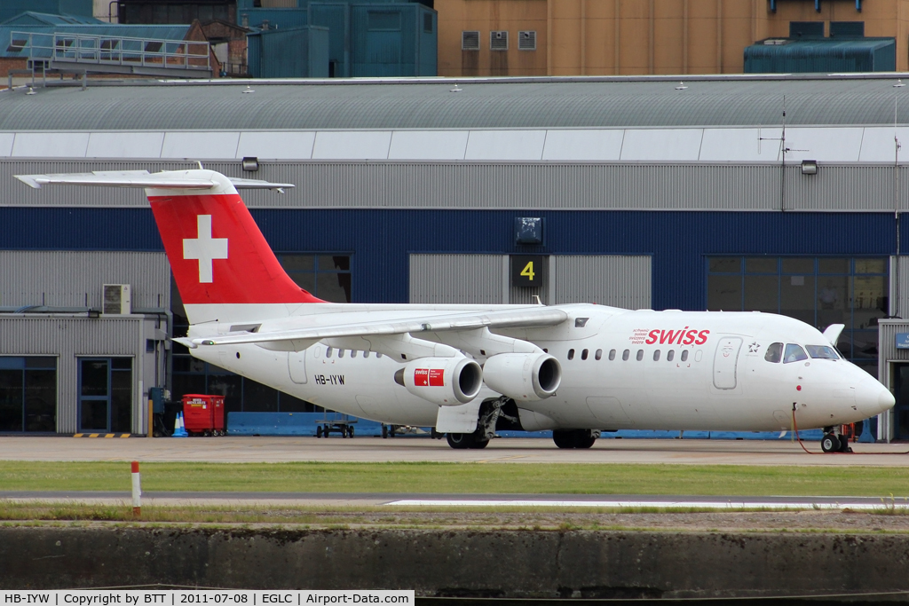 HB-IYW, 1999 British Aerospace Avro 146-RJ100 C/N E3359, RJ100 Swiss