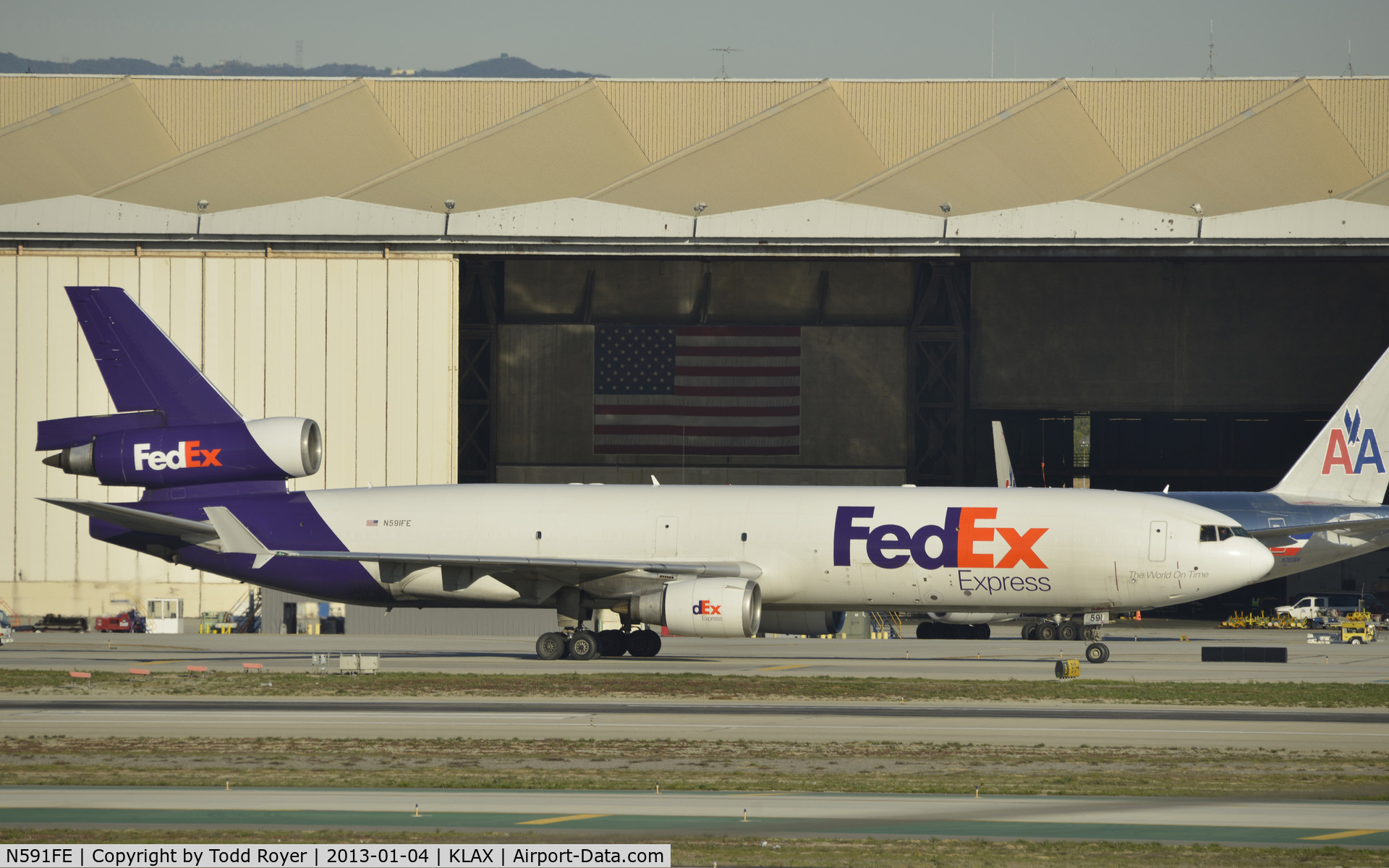 N591FE, 1992 McDonnell Douglas MD-11F C/N 48527, Taxiing to parking
