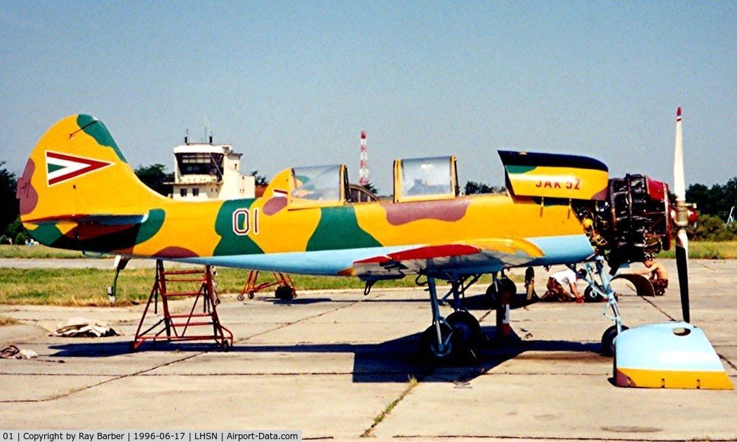 01, 1994 Yakovlev Yak-52 C/N 9411712, Yakovlev Yak-52 [9411712] Szolnok~HA 17/06/1996