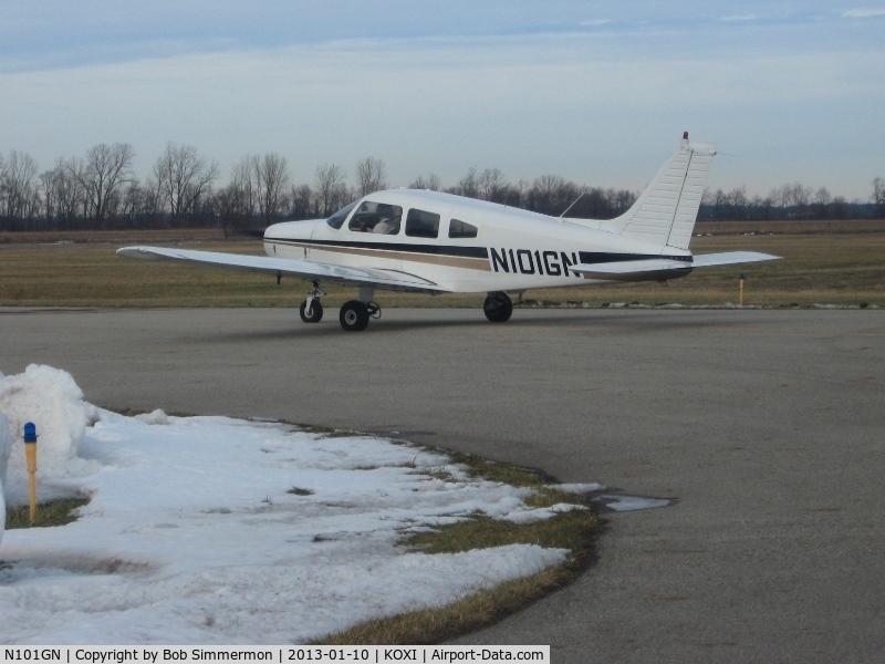 N101GN, 1976 Piper PA-28-151 C/N 28-7615214, Preparing to depart RWY 18 at Knox, Indiana