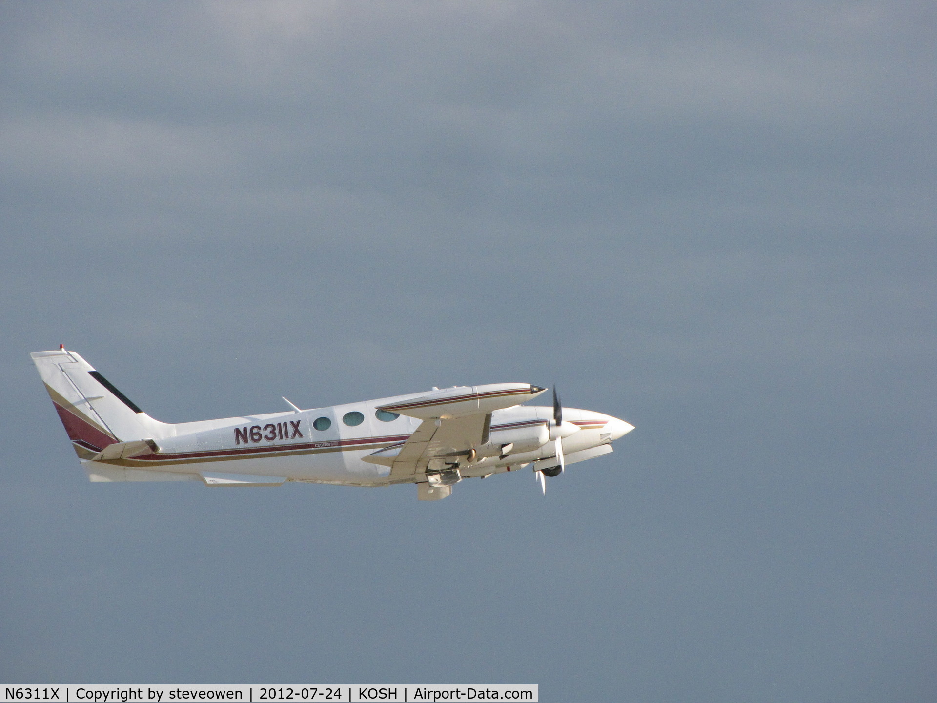 N6311X, 1978 Cessna 340A C/N 340A0482, leaving Oshkosh