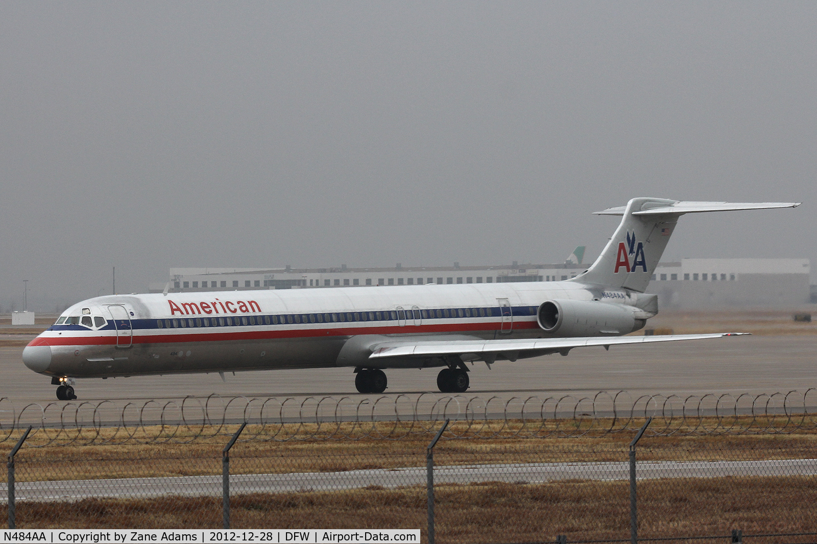N484AA, 1988 McDonnell Douglas MD-82 (DC-9-82) C/N 49677, American Airlines at DFW Airport.