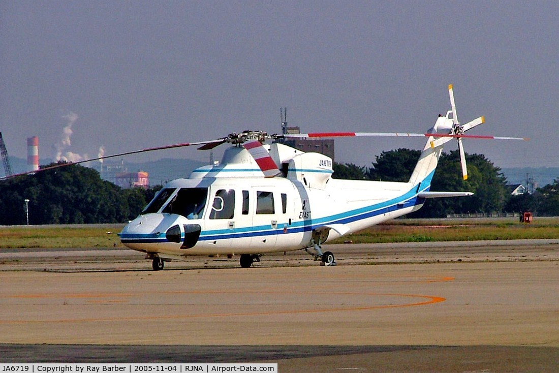 JA6719, 1993 Sikorsky S-76C C/N 760418, Sikorsky S-76C [760418] Nagoya-Komaki~JA 04/11/2005