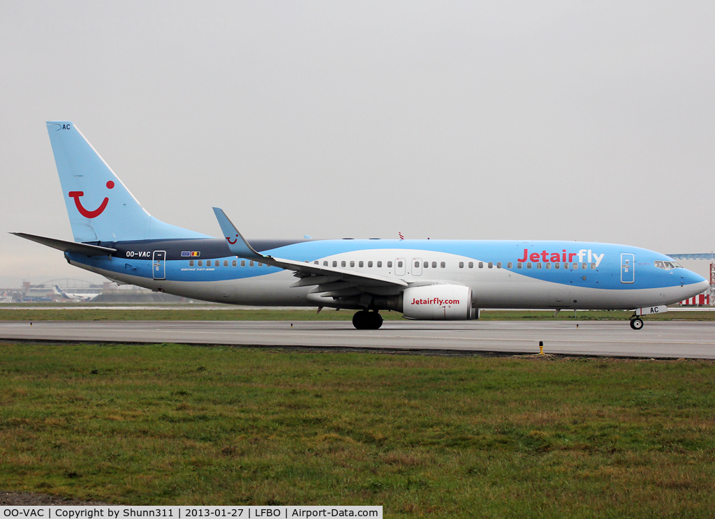 OO-VAC, 2003 Boeing 737-8BK C/N 33014, Lining up rwy 14L for departure in new TUI c/s