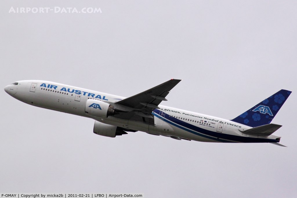 F-OMAY, 2005 Boeing 777-2Q8/ER C/N 29402, Take off