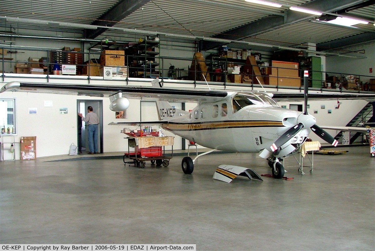OE-KEP, Cessna T210M Turbo Centurion C/N 21000777, Cessna P.210N Pressurized Centurion [P210-00777] Schonhagen~D 19/05/2006