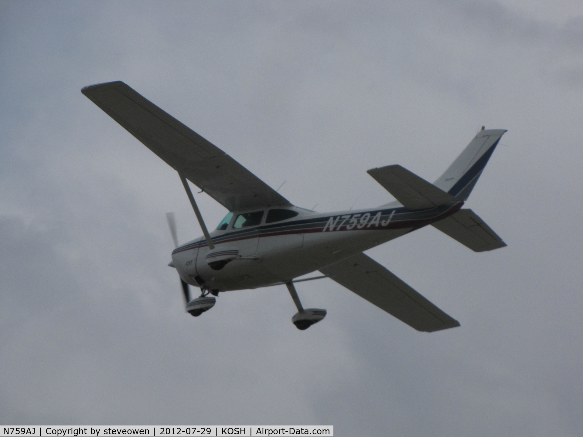 N759AJ, Cessna 182Q Skylane C/N 18265836, DEPARTING OSHKOSH