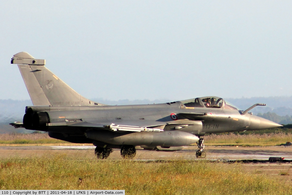 110, Dassault Rafale C C/N 110, 4 missiles MICA, 2 EM and 2 IR, and recce pod AREOS