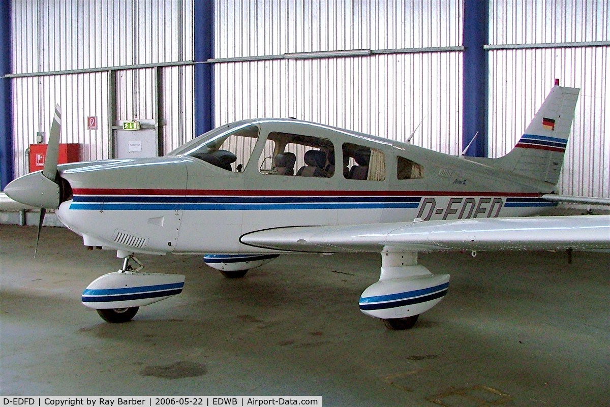D-EDFD, 1989 Piper PA-28-181 Cherokee Archer II C/N 2890145, Piper PA-28-181 Archer II [2890145] Bremerhaven~D 22/05/2006