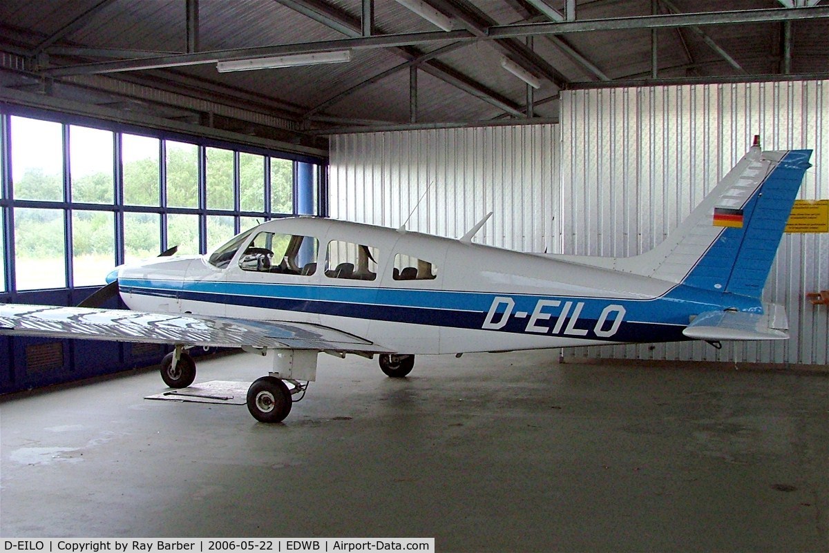 D-EILO, Piper PA-28-181 Archer II C/N 28-7990379, Piper PA-28-181 Archer II [28-7990379] Bremerhaven~D 22/05/2006