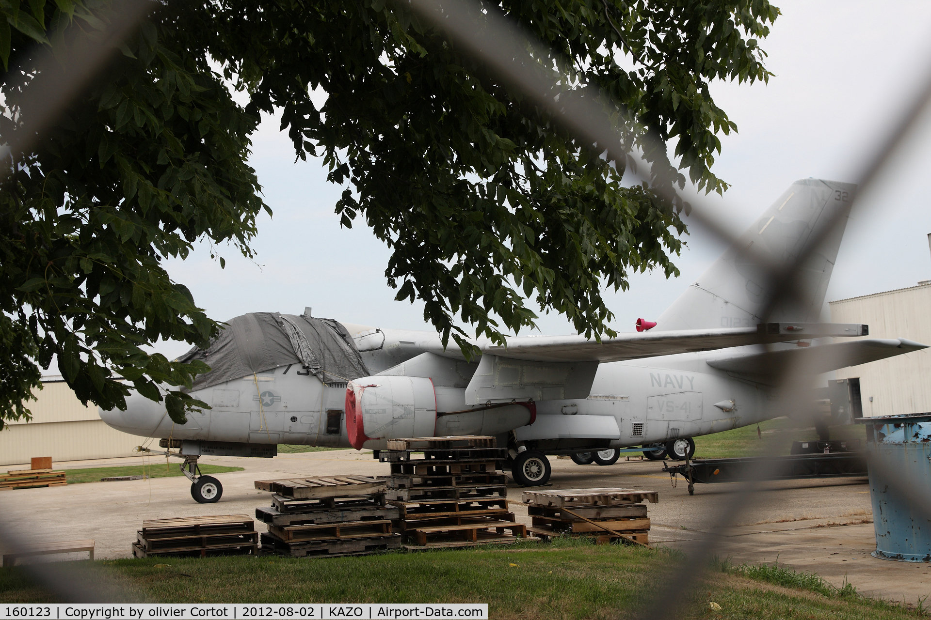 160123, Lockheed S-3B Viking C/N 394A-1105, Hidden in the air zoo reserves