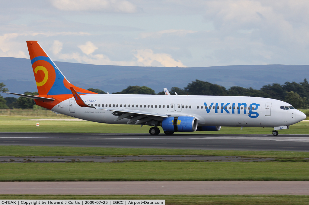 C-FEAK, 2004 Boeing 737-86Q C/N 30292, Rolling out after landing.