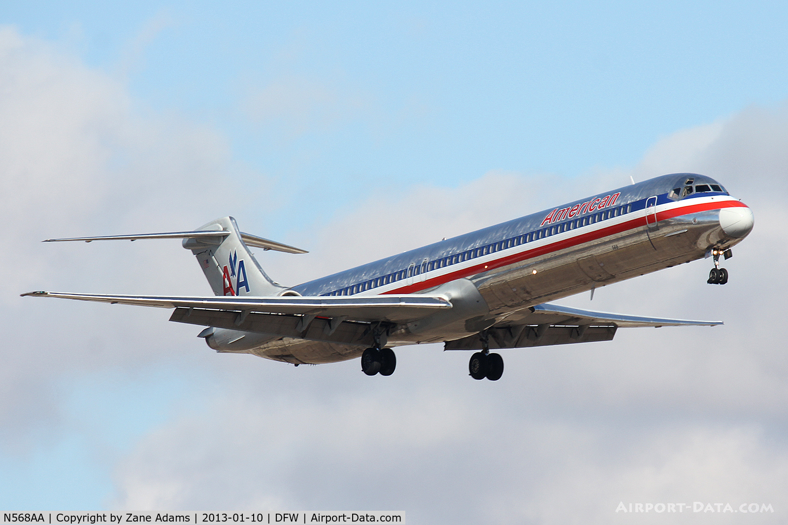 N568AA, 1987 McDonnell Douglas MD-83 (DC-9-83) C/N 49349, American Airlines landing at DFW Airport