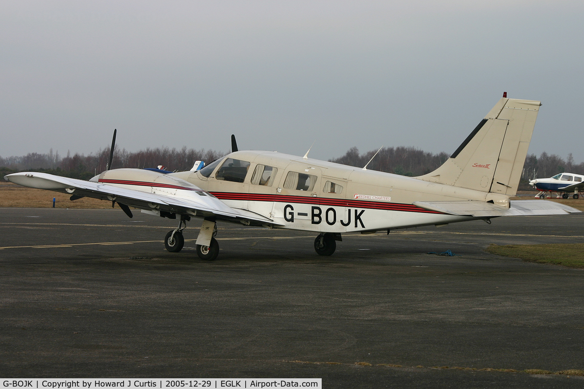 G-BOJK, 1986 Piper PA-34-220T Seneca III C/N 34-33020, A resident here.
