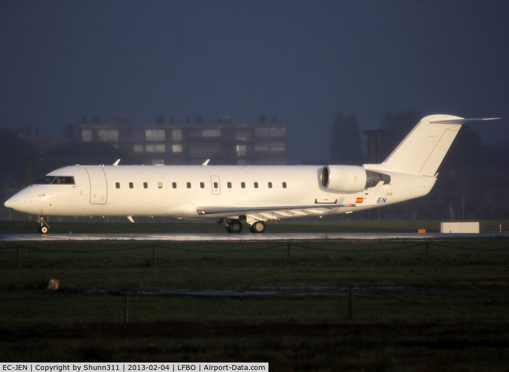 EC-JEN, 2005 Bombardier CRJ-200ER (CL-600-2B19) C/N 7958, Ready for take off rwy 32R in all white c/s now...