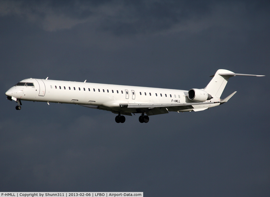 F-HMLL, 2011 Bombardier CRJ-1000EL NG (CL-600-2E25) C/N 19017, Landing rwy 32R in all white c/s now...