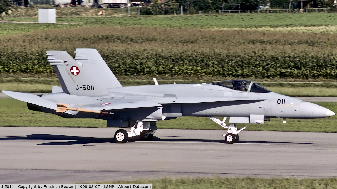 J-5011, McDonnell Douglas F/A-18C Hornet C/N 1351, departure from Payerne AB