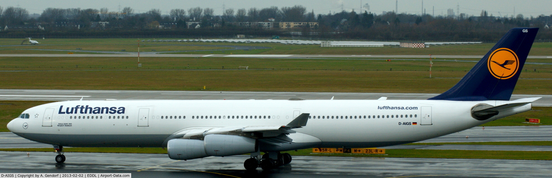 D-AIGS, 1999 Airbus A340-313 C/N 297, Lufthansa, seen here on the taxiway for departure at Düsseldorf Int´l (EDDL)